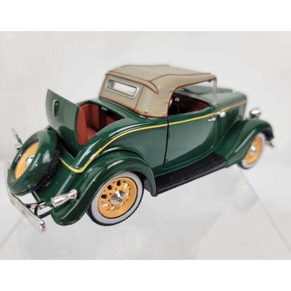 National Motor Museum Mint ARKO 1933 Ford Deluxe Roadster Dark Green Scale 1:32 - Picture 5 of 7